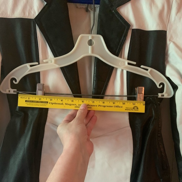 CLASSIC 2PIECE LEATHER SUIT - Picture 6 of 8